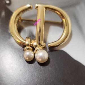 Fashion Gold Pearl Brooch